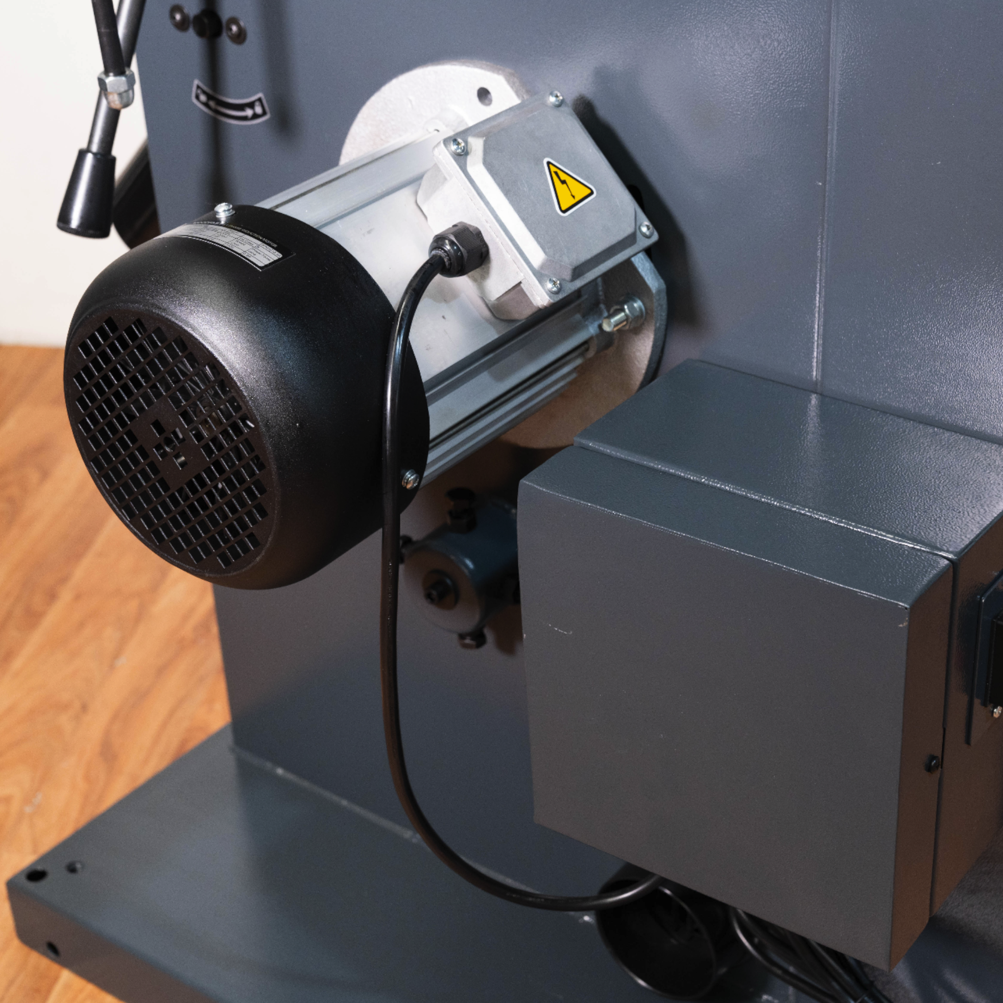 Woodfast 450mm (18") Deluxe Wood / Metal Bandsaw with Electronic Variable Speed 2.5HP 240V BS450A-EVS