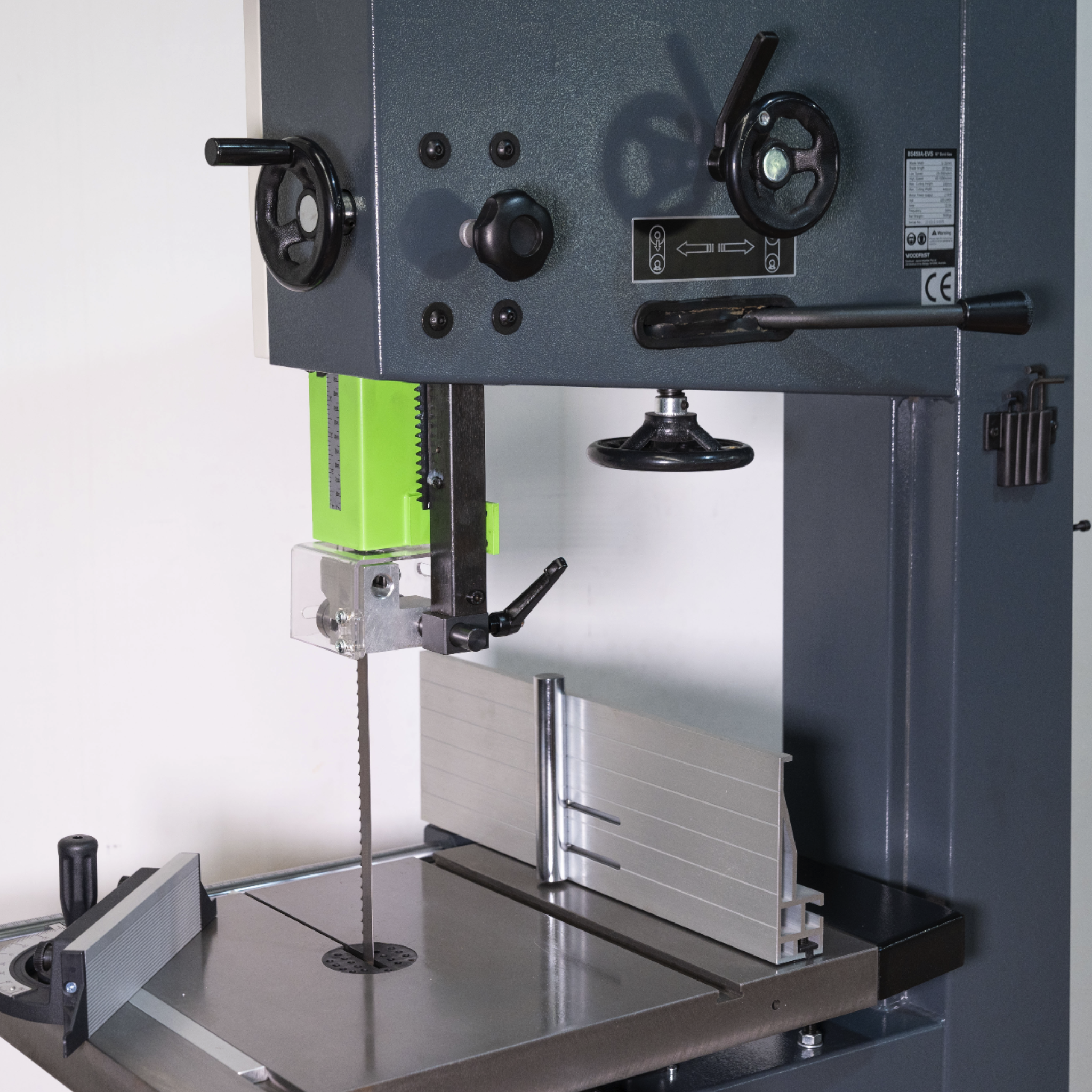 Woodfast 450mm (18") Deluxe Wood / Metal Bandsaw with Electronic Variable Speed 2.5HP 240V BS450A-EVS