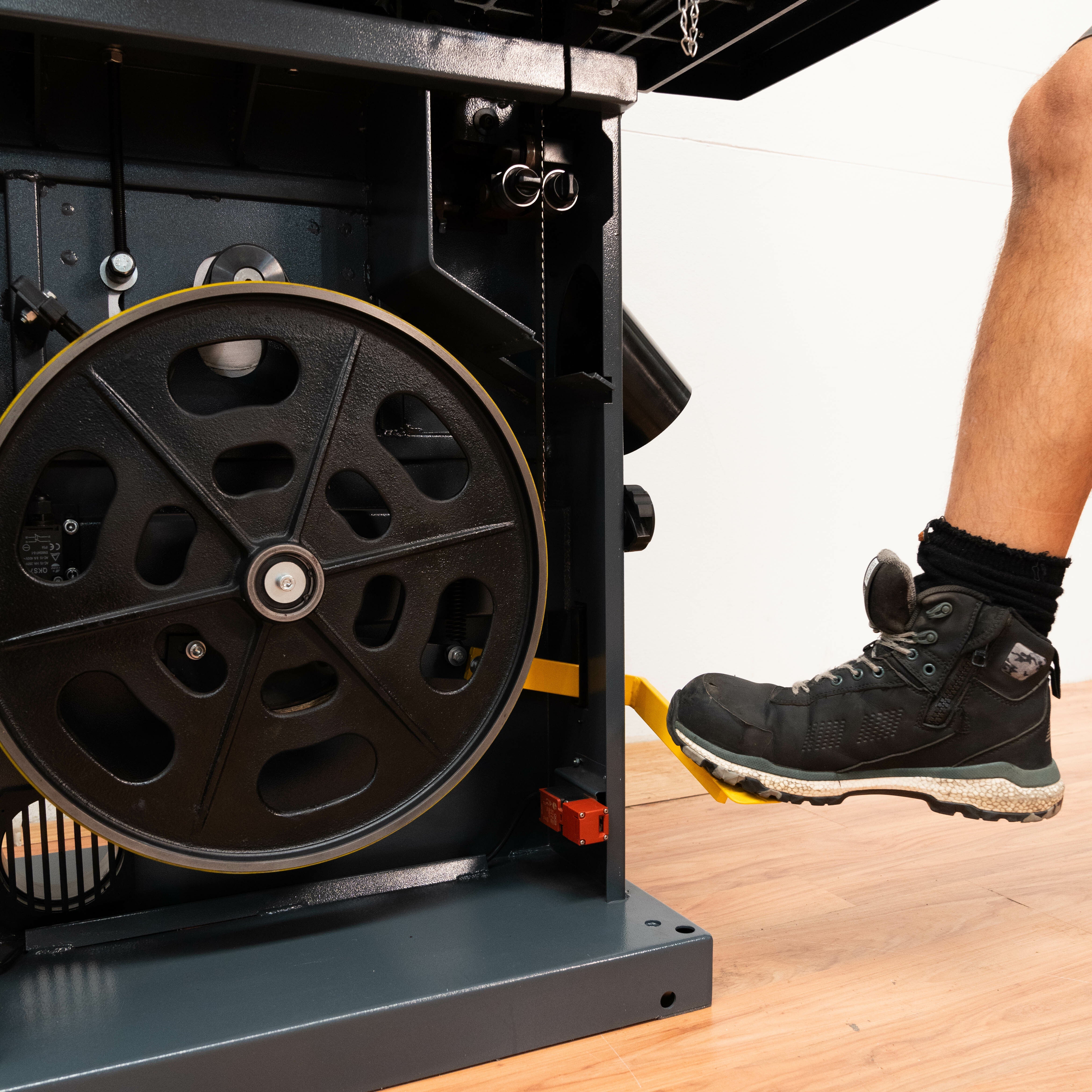 Woodfast 450mm (18") Deluxe Wood Bandsaw 3HP 240V BS450A