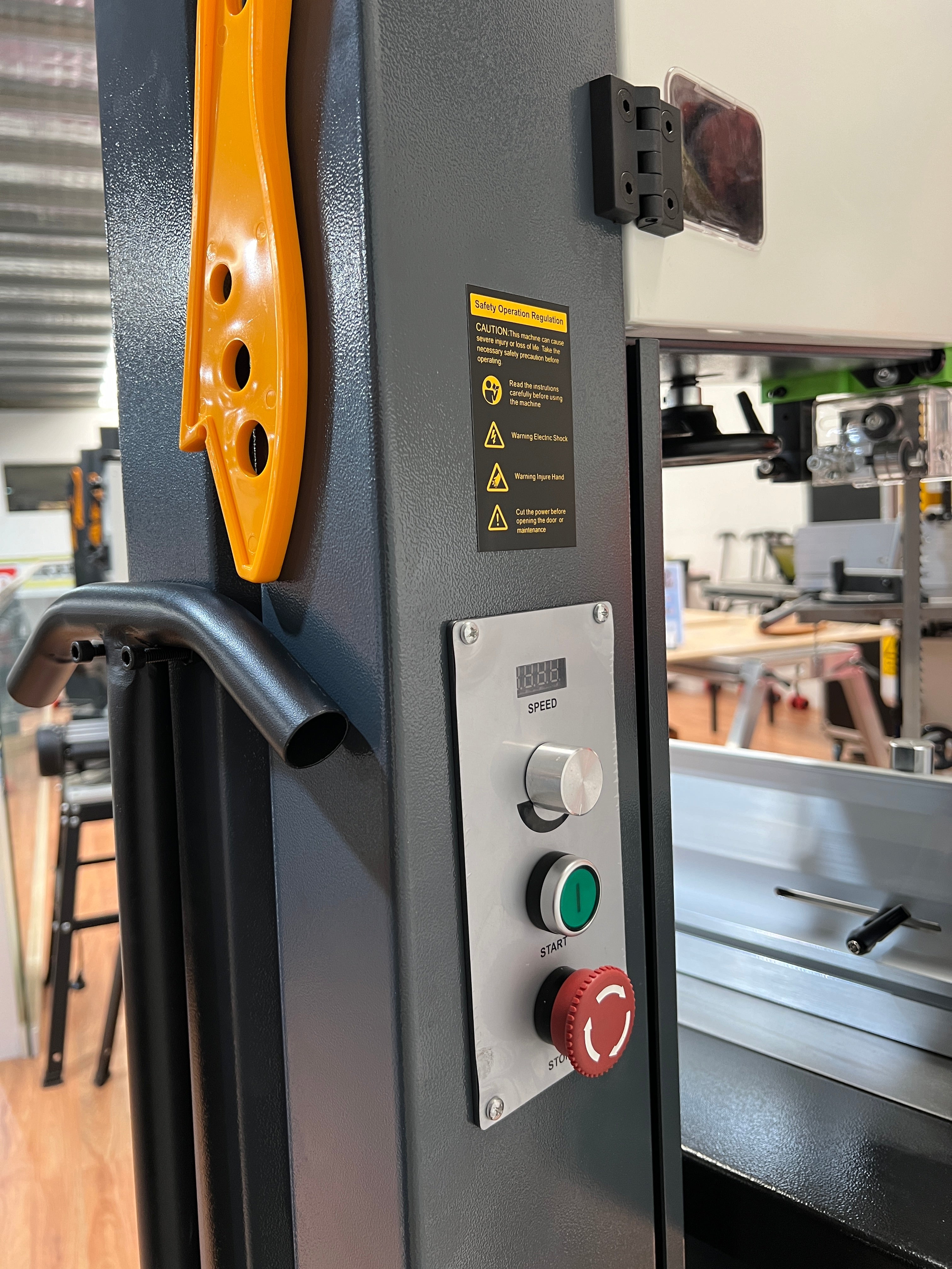 Woodfast 450mm (18") Deluxe Wood / Metal Bandsaw with Electronic Variable Speed 2.5HP 240V BS450A-EVS