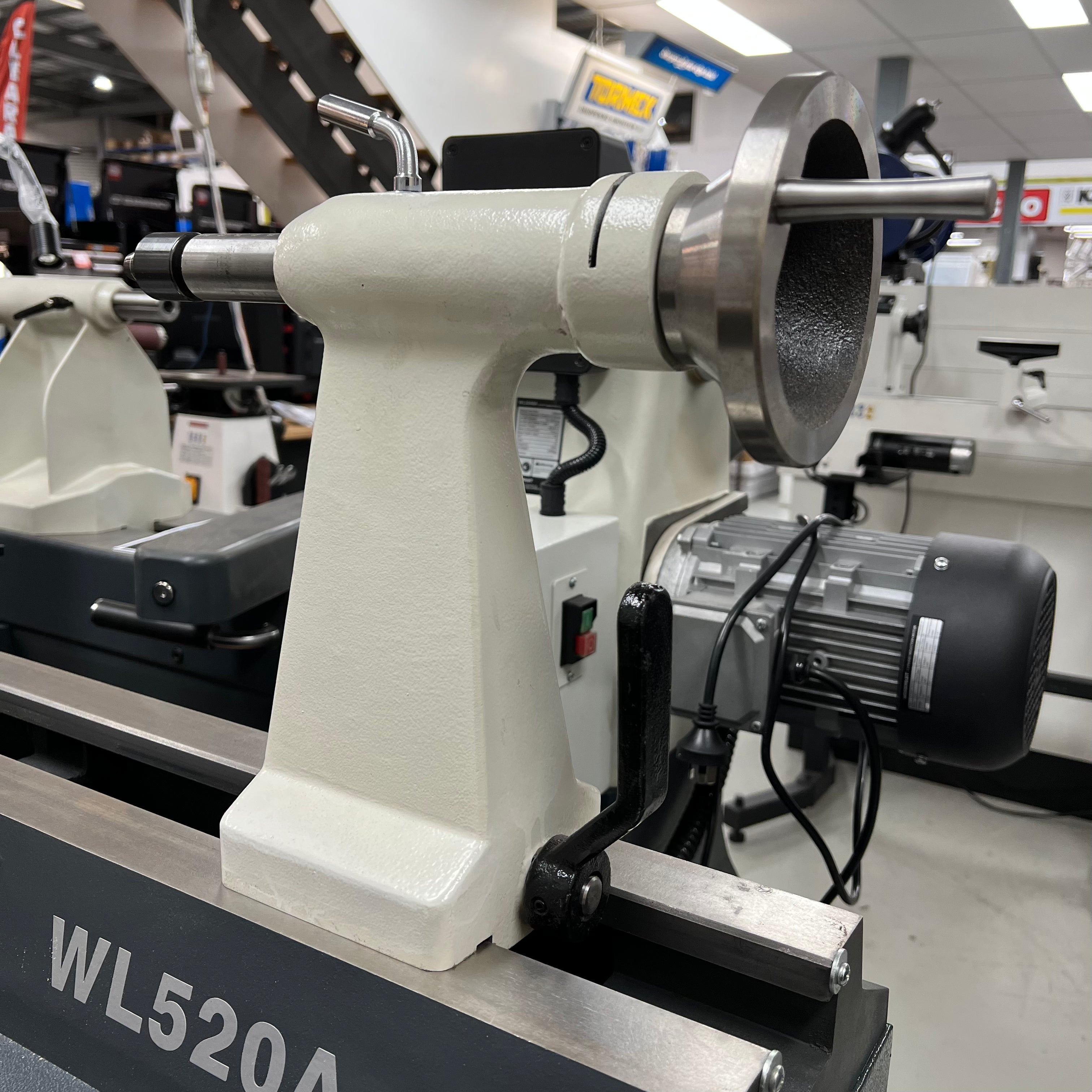 Woodfast 510mm (20") Swing x 915mm (36") Between Centres Heavy Duty Wood Lathe WL520A